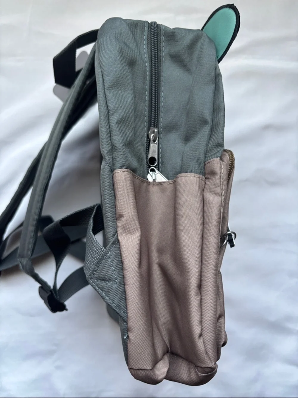PIGGY Zompiggy Face Backpack (School Bag w/ 3D Charm, Zipper Pocket)